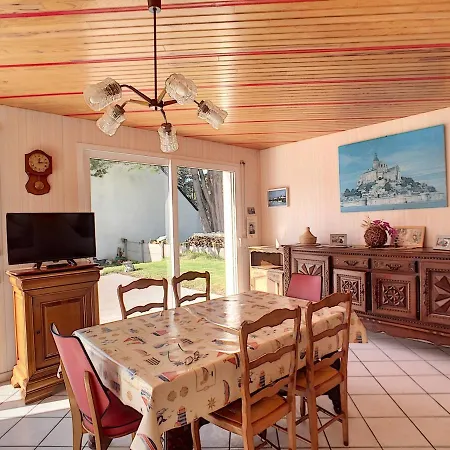 Casa de Férias Maison Jullouville, 4 Pieces, 8 Personnes - Fr-1-361-95