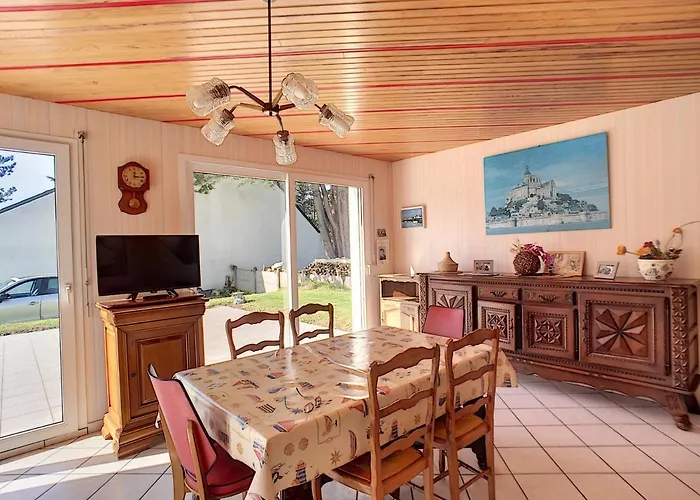 Дом отдыха A 100m De La Avec Jardin, Terrasse, Et Proche Commerces - Fr-1-361-95