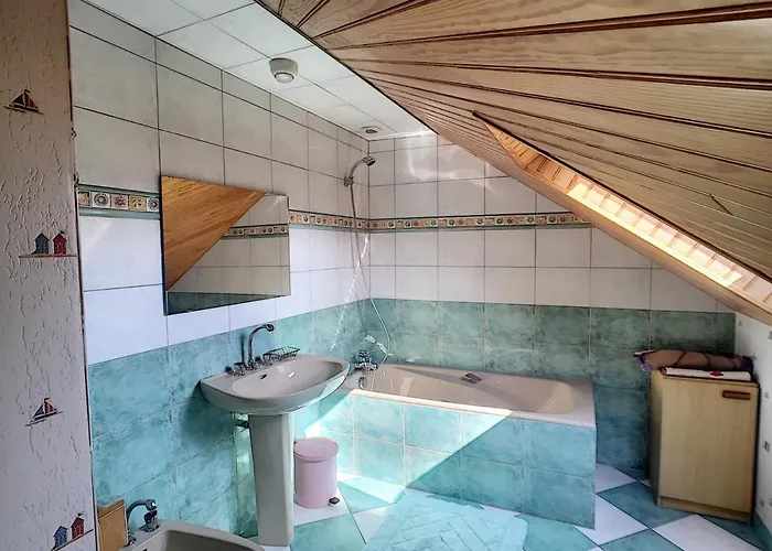 Дом отдыха A 100m De La Avec Jardin, Terrasse, Et Proche Commerces - Fr-1-361-95